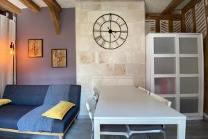 Appartements Typical apartment in the heart of the city with WiFi : photos des chambres