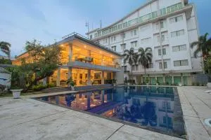 Grand Arjuna Hotel - Субанг