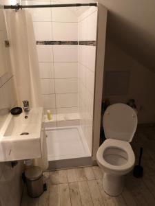 Appartements #5 Beau Studio renove, tout equipe, au calme, Mulhouse centre : photos des chambres