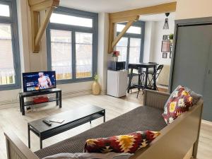 015 CHIC & COSY STUDIO 41m2 HYPERCENTRE WIFI SMART TV NETFLIX