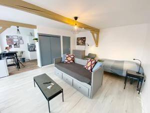 015 CHIC & COSY STUDIO 41m2 HYPERCENTRE WIFI SMART TV NETFLIX