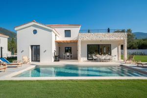 Ionian Trilogy Luxury Villas Kefalloniá Greece