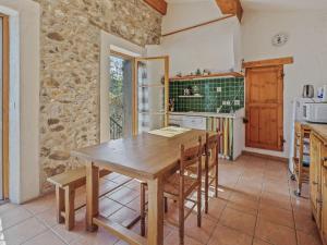 Maisons de vacances Welcoming Holiday Home in Tautavel with Balcony : photos des chambres