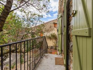 Maisons de vacances Welcoming Holiday Home in Tautavel with Balcony : photos des chambres