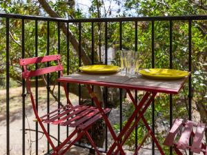 Maisons de vacances Welcoming Holiday Home in Tautavel with Balcony : photos des chambres