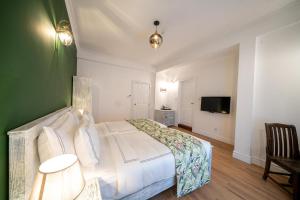 Pedro Barn Hotel at Little England Cottages