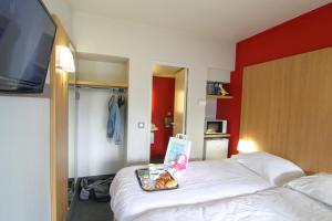 Hotels Kyriad Direct Poitiers - Gare du Futuroscope : photos des chambres