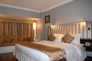 Ramada Plaza by Wyndham Karachi Airport Hotel image 2