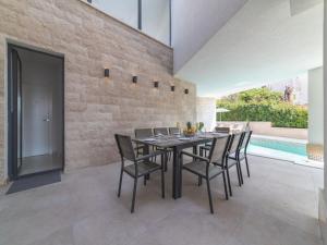 Luxury Villa Trogir 3 with private pool, jacuzzi and gym by the beach on Ciovo - Okrug Donji