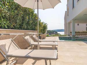 Luxury Villa Trogir 3 with private pool, jacuzzi and gym by the beach on Ciovo - Okrug Donji