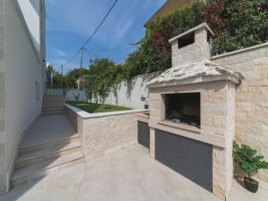 Luxury Villa Trogir 3 with private pool, jacuzzi and gym by the beach on Ciovo - Okrug Donji