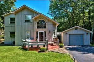 Paradise in heart of Poconos FaSt InTeRnEt Close to All Attractions - Pocono Summit Estates