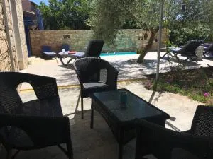 Holiday Home Ava1 with pool & Holiday Home Ava2 with whirlpool - Baderna