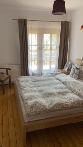 Poiana dintre Brazi Chalet, Bucegi Panorama