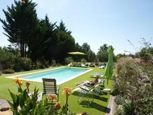 Three lovely g tes surrounded by nature with private swimming pool and garden - Bardenac