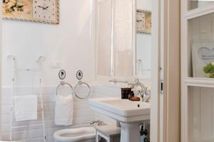 Capo Le Case, Romantic Flat near Spanish Steps