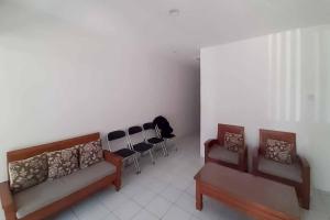 RedDoorz near Alun Alun Kota Serang