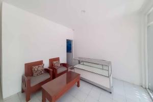 RedDoorz near Alun Alun Kota Serang