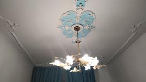 Apartment in the Heart of Rynok Square Романтичні апартаменти на площі Ринок світло є постійно