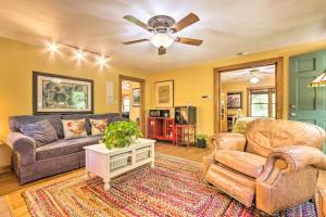 Rustic-Yet-Cozy Cabin with Patio, 12 Mi to Asheville