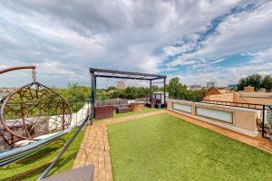 Three Bedroom House room in Rooftop Retreat