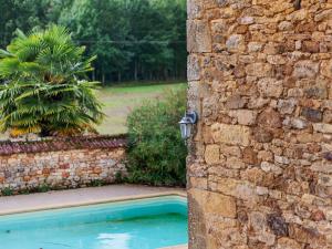 Maisons de vacances Vintage Holiday Home in Loubejac with a Private Pool : photos des chambres