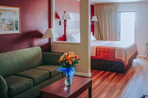 King Suite - Lake View room in Rodeway Inn & Suites Lake Havasu City