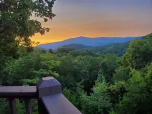 Campfire Lodge - Park Settlement