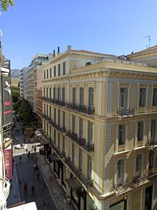 Ermou 18 Mosaics boutique aprtm in Parliament square