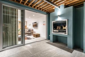 17 Marine - 2 Bedroom Garden Apt104