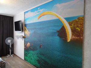 Two-Bedroom Apartment room in Apartment WAVEв центре!
