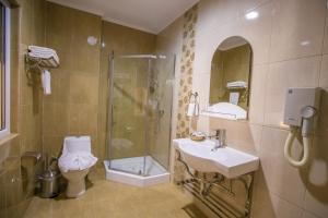 Twin Room with City View room in Hotel Meliss