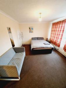 4 Bedroom Thundersley Apartment