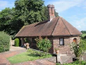 Pekes Tudor View - Waldron