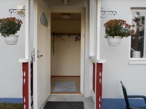 Perniön majoitus alakerta