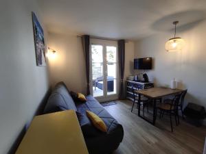 Appartements Studio avec terrasse et parking 200m plage et commerces : photos des chambres