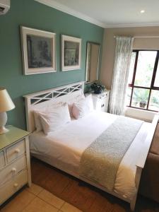 Mahogany House - SOLAR POWERED