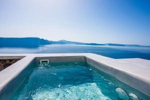 Villa room in w Grand Cave Villa Outdoor Hot Tub Santorini