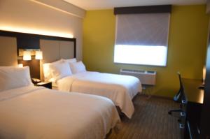 Double Room room in Holiday Inn Express Maspeth, an IHG Hotel