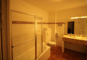 Hotels Hostellerie Le Beffroi : photos des chambres