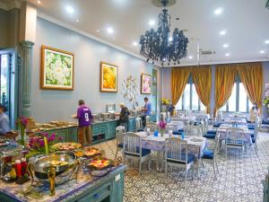 At Pingnakorn Huaykaew