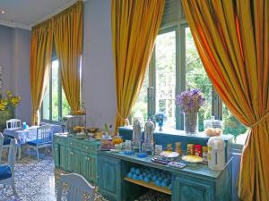 At Pingnakorn Huaykaew