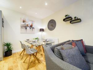 2 Brocklehurst Cottages