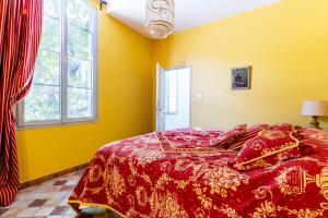 PLACE DU PALAIS DES PAPES 3 chambres Parking Climatisation 3 Salles de bain