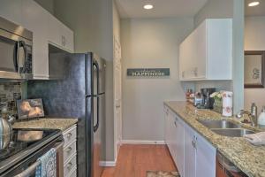 Resort Condo with Patio, 5 Mi to Branson Landing!