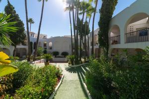 DUPLEX in Nueva Andalucia, Golfers Paradise