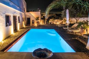 Super Luxury Santorini Villa Mansion Sophia Private Pool Beautiful Terrace 2 BDR Megalocho Santorini Greece