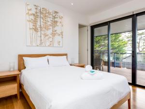 Kickenbach at Hyams Beach