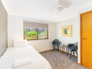 Sandals at the Bay Downstairs Hyams Beach