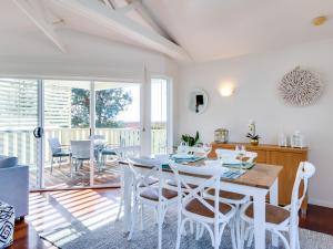 Seascape Cottage at Hyams Beach